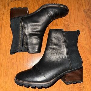 Sorel Leather Chelsea Boots